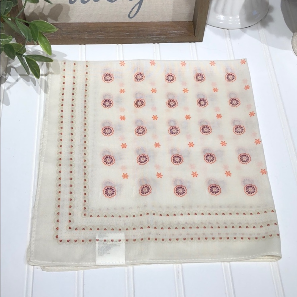 Scarf - Picture 2 of 11